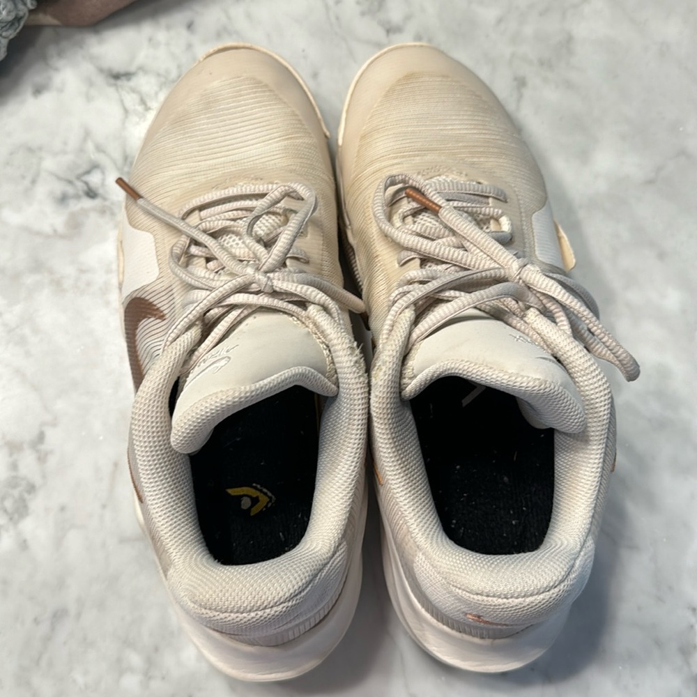 8 basketball shoes